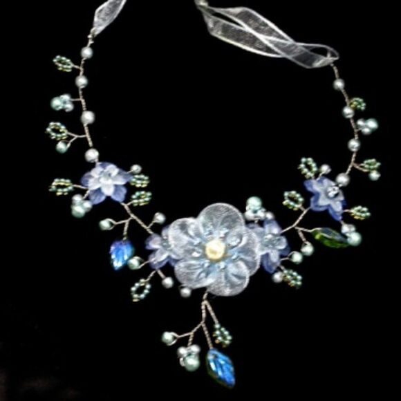 FRENCH HAND WIRED GLASS BEAD FLORAL NECKLACE - Picture 1 of 12
